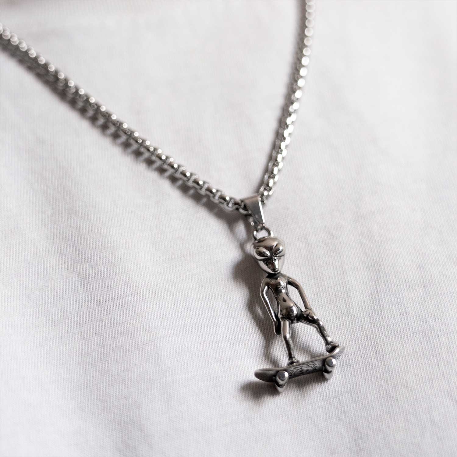 Alien Sk8r Pendant Chain Necklaces Personal Fears Personal Fears Alien Skater Chain | Skateboard Necklace | Personal Fears
